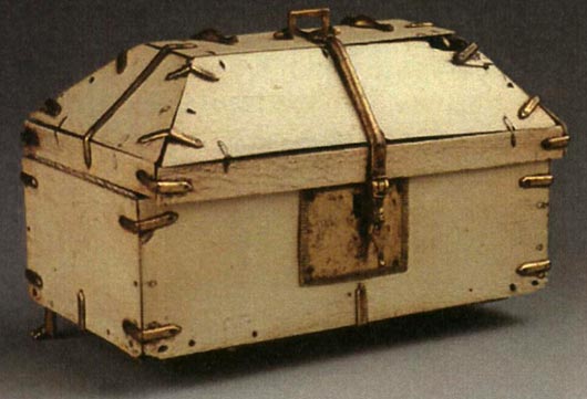 ivoren transportkoffertje voor relieken uit Rome en Jeruzalem. Ca. 1230. Namen, trsor d'Hugo d'Oignies.