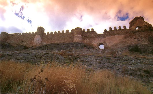 de runes van het 10de-eeuwse kasteel van Clavijo