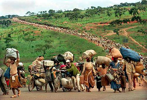 stroom rwandese vluchtelingen richting Oost-Zare