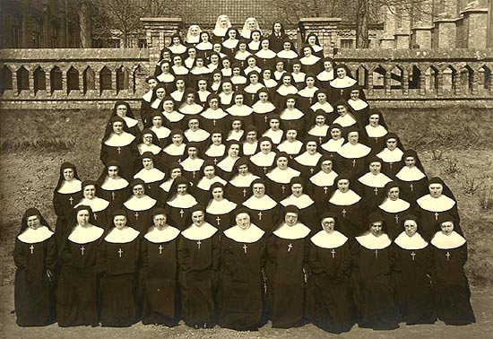 groepsfoto van de zusters in 1949