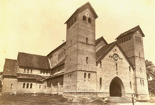 de kathedraal van Basankusu