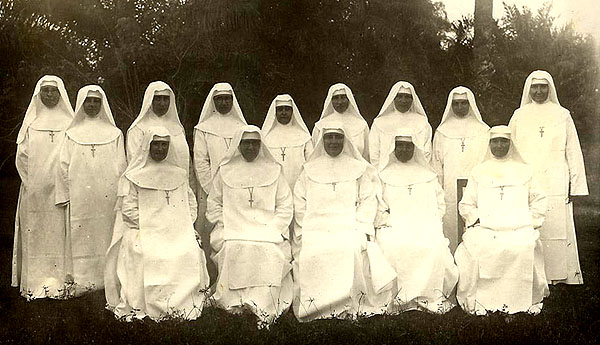 alle missiezusters op de foto (begin 1936)