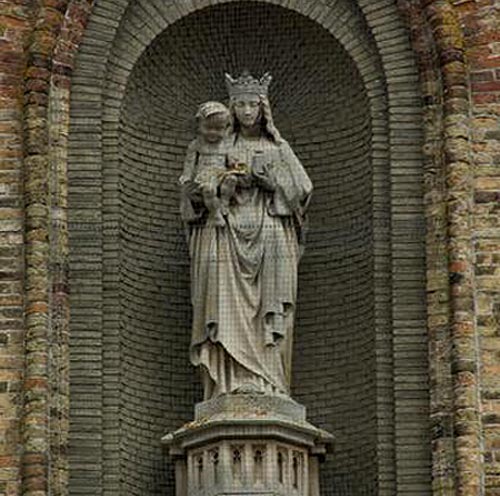 O.L.Vrouw met de Inktpot. Aardenburg, Mariahemelvaartkerk, voorgevel.
