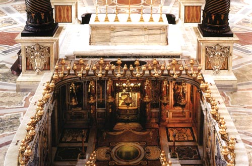 de confessio onder het hoofdaltaar van de St. Pietersbasiliek in Rome.