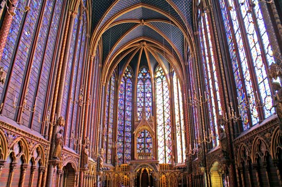 de bovenkapel van de beroemde gotische Sainte-Chapelle