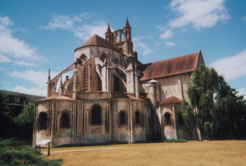 kerk van de benedictijnerabdij St.-Jean-de-Montierneuf