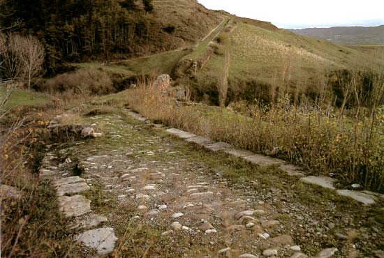 resten van een antieke Romeinse heerweg bij Cirauqui