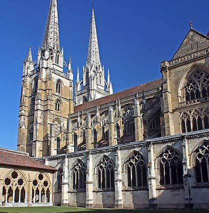 de gotische kathedraal Sainte-Marie in Bayonne