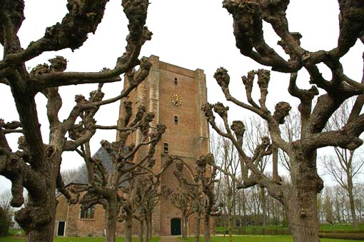 de toren van de vroegere H. Annakerk in St. Anna ter Muiden