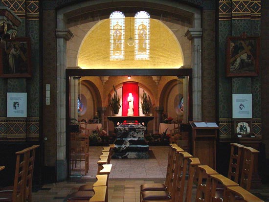 graf van de zalige Broeder Isidoor. Kortrijk, Passionistenklooster, St. Antoniuskerk