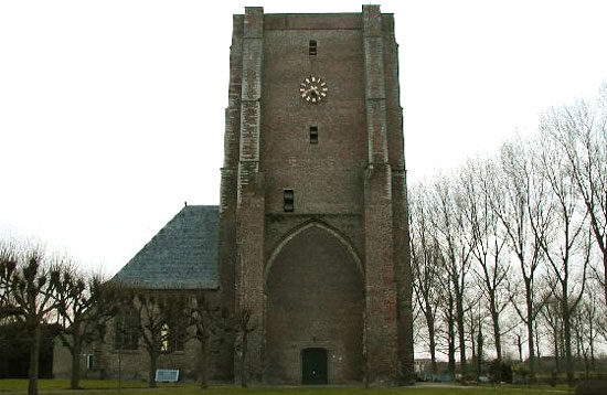 De toren van de 14de eeuwse H. Annakerk in Sint Anna ter Muiden