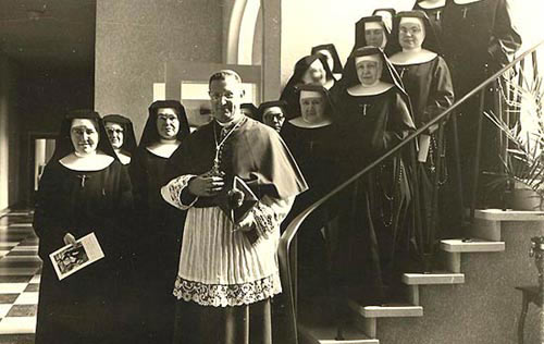 hoog bezoek van bisschop De Smedt van Brugge (30 oktober 1961)