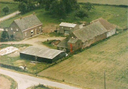luchtfoto van de Gasthuishoeve zoals ze eruit zag van 1922 tot 1996
