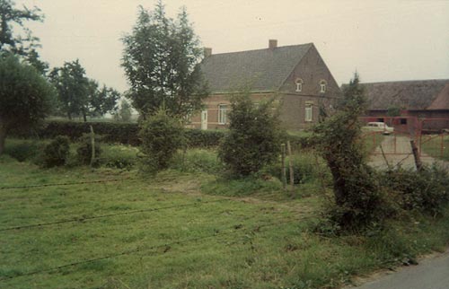 de gasthuis-hoeve in het midden van de vorige eeuw (vooraanzichten)