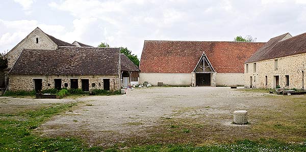 Binnenkoer van een bewaard gebleven middeleeuws gasthuis in Coulommiers (Fr), 16de eeuw.