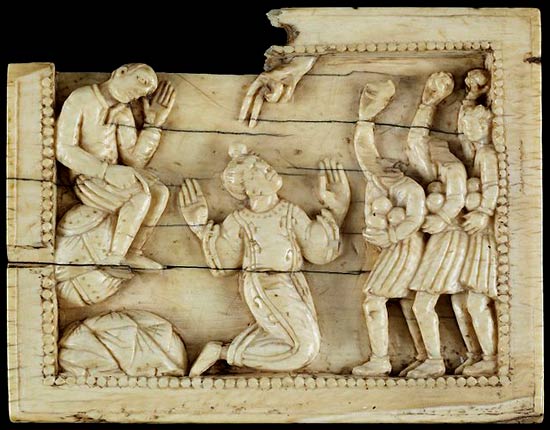 De marteldood van de diaken St.-Stefanus door steniging. Maaslands ivoor, ca. 1100. Baltimore, The Walters Art Gallery.