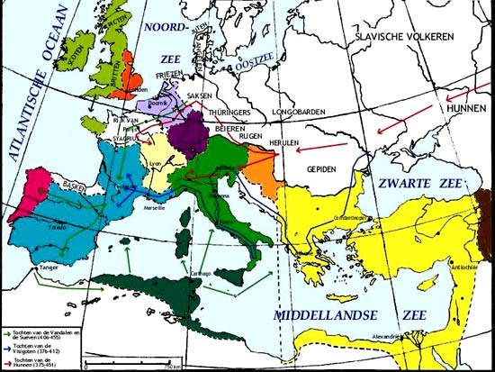 Kaart met de volksverhuizingen, die Europa teisterden.