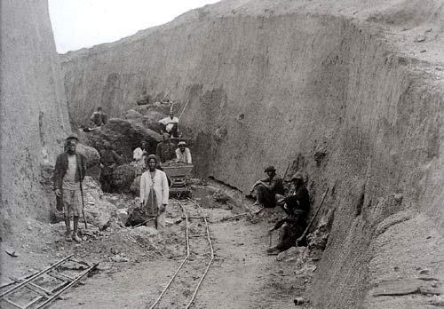 arbeiders aan de spoorlijn Matadi-Leopoldstad