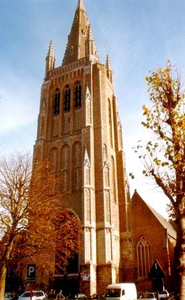 zicht op de St.-Jakobskerk in Ieper nu