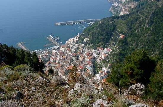 De Zuid-Italiaanse havenstad Amalfi nu