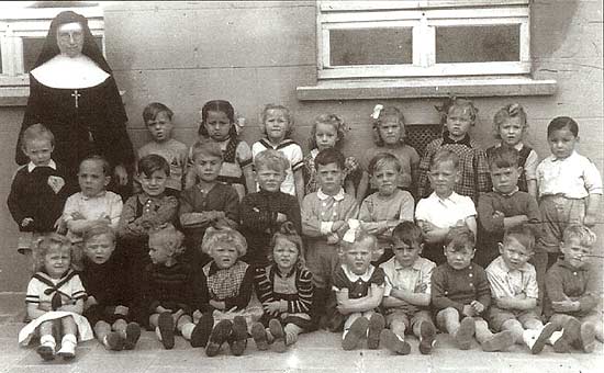 kleuterklas van Zr M.-Helena (eind oktober 1948)