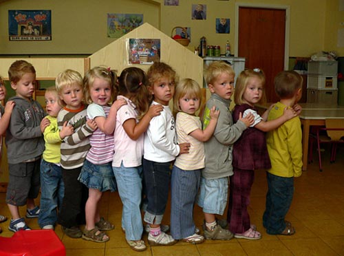 de 1ste kleuterklas van de huidige Vrije Basischool 'De Sprong'