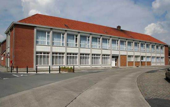 de vroegere St.-Lutgardisschool, nu de vrije basisschool 