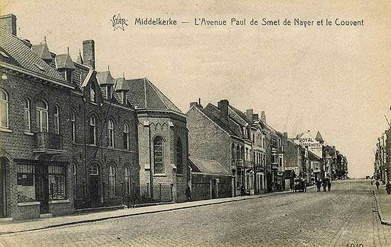 zicht op het klooster in 1910 (Op de postkaart staat een verkeerde Franstalige straatnaam 'Avenue Paul de Smet de Nayer')