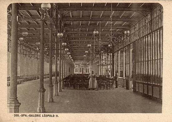 de Leopold II-galerij in het mondaine kuuroord Spa