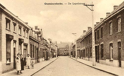 aan het eind van de Lepelstraat, aan de rechterkant, stond het huis van de zusters