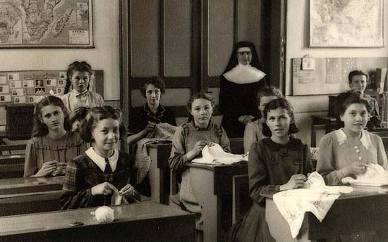 klasfoto met Zr M. de Groote, schooljaar 1950-51