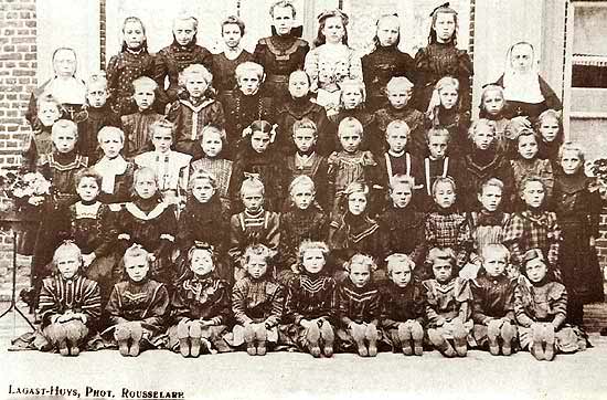 meisjesklas in 1910