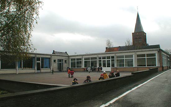 klooster- en schoolgebouw in Slyps (1966)