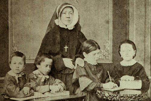 Moeder Nathalie Verschaeve met dove en blinde kinderen