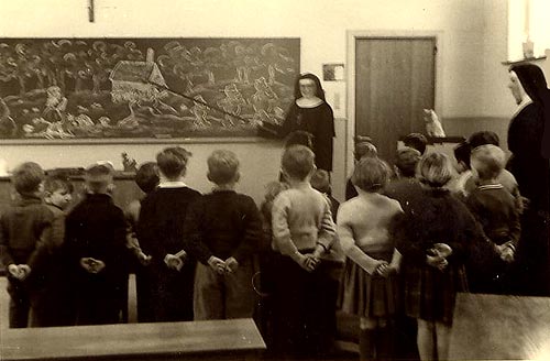 Maar liefst twee zusters voor de klas (1957)