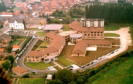luchtfoto RVT en klooster
